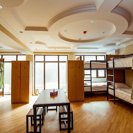 Feyu Hostel Баку Экстерьер фото