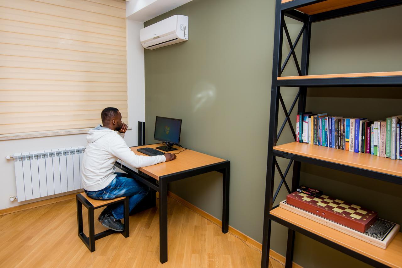 Feyu Hostel Баку Экстерьер фото