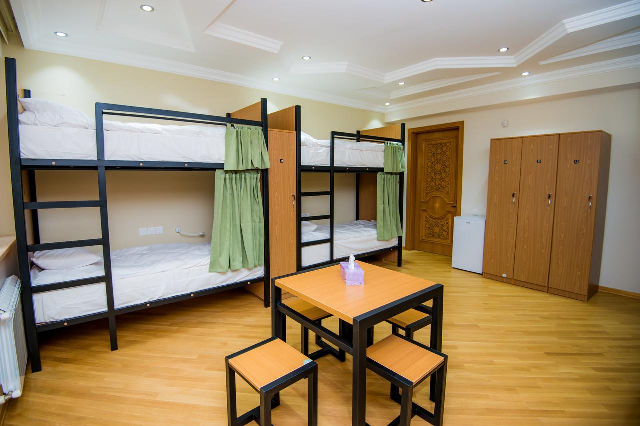 Feyu Hostel Баку Экстерьер фото